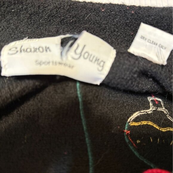 Vtg Sharon Young Black Wool Christmas Cardigan Santa Bear Button Down Hong Kong - Picture 8 of 15